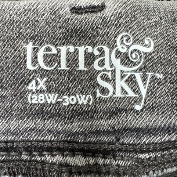 Terra & Sky Womens Plus Size 4X (28W-30W) Gray Denim Capri Jeggings - Picture 6 of 10